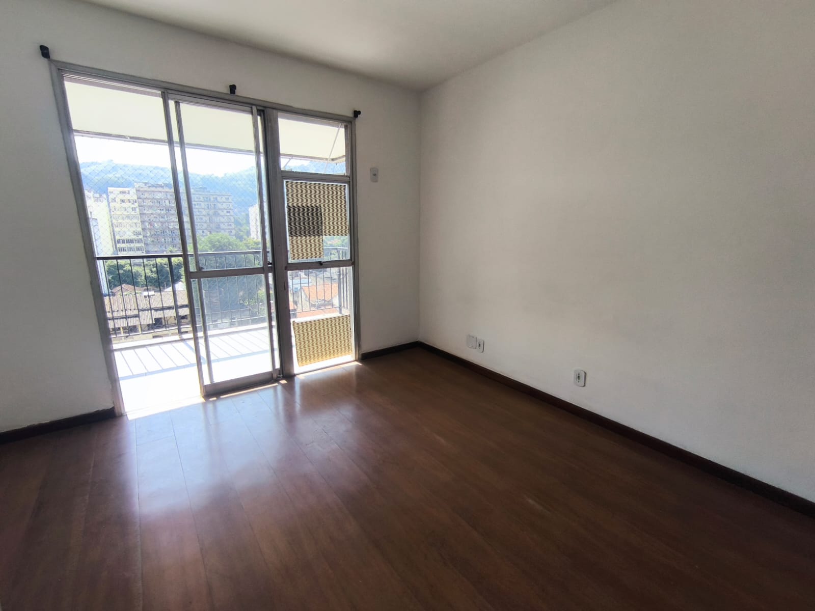 Apartamento para alugar no Grajaú 3 quartos, varanda e duas 